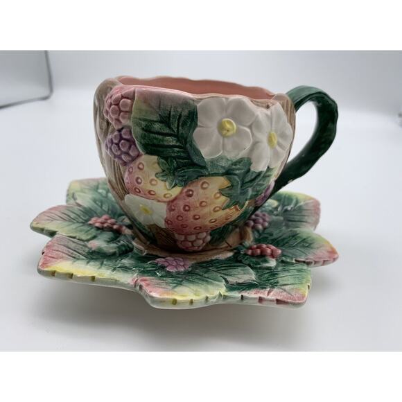 Fitz And Floyd 1991 White Flowers w/ Berries Steam Leaves TeaCup & Saucer 2 set - Picture 2 of 12